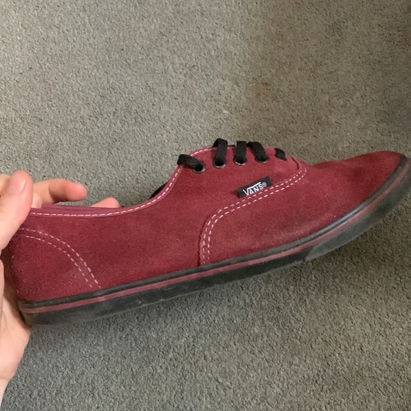 Maroon vans - Picture 5 of 8